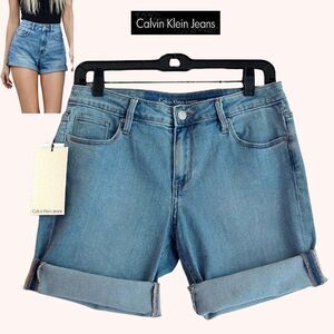 Calvin Klein NWT Huntington Boyfriend Cuffed Denim Shorts 28